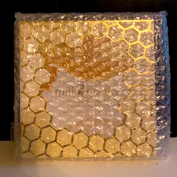 milk&honey Highlighter Palette - Picture 5 of 5